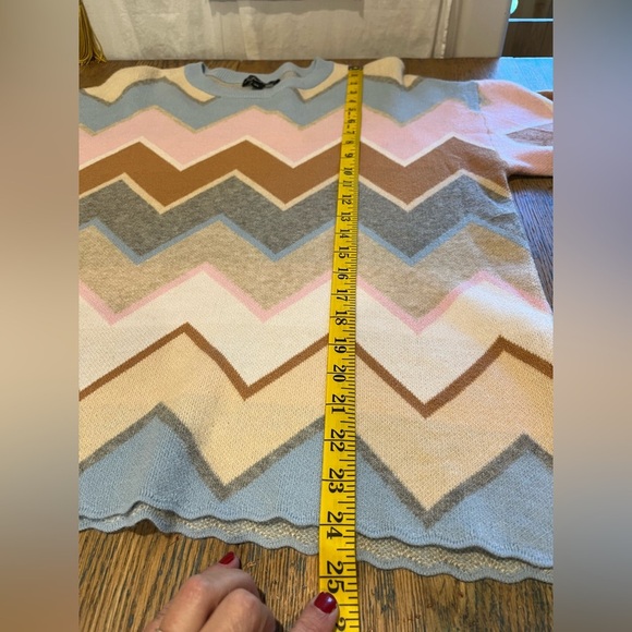 CHARLIE B – Chevron Knit Sweater – Size L - Picture 8 of 9